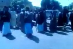 بالفيديو.. قطع طريق بأسوان بسبب اختطاف فتاة