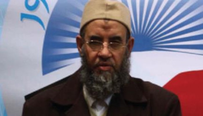 قانون الخطابة: سيطرة لنظام الانقلاب على المساجد.. وإنهاء لشهر العسل بين حزب النور والسيسي