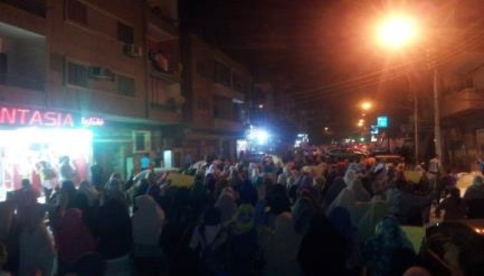 بني سويف - بالصور : ثوار بني سويف يهتفون " سيسي ايه سيسي ايه أكبر منه و دوسنا عليه "