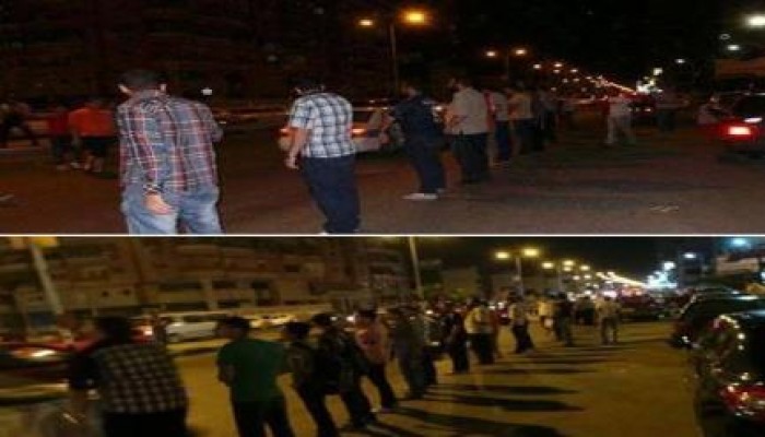 سلسلة بشريه ببورسعيد رفضا لحكم قائد الانقلاب السفاح عبد الفتاح السيسى