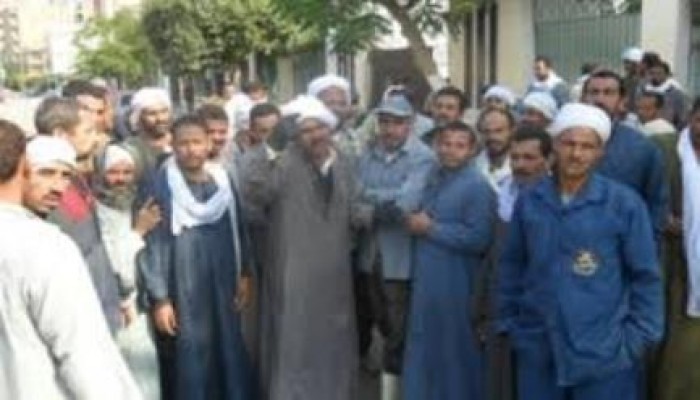 إضراب عمال  سجاد المحلة عن العمل بسبب عدم حصولهم علي الرواتب