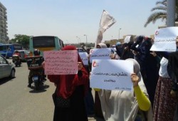 بالصور : تظاهرة لطالبات الآزهر بعد تعرض زميلاتهن للضرب داخل المعتقل
