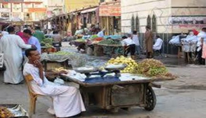 أمن الإنقلاب بأسوان يفشل أمام – أكل عيش – الباعة الجائلين