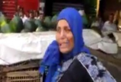 بعد إزالة كشكها: ياريتني ما انتخبت السيسي (فيديو)