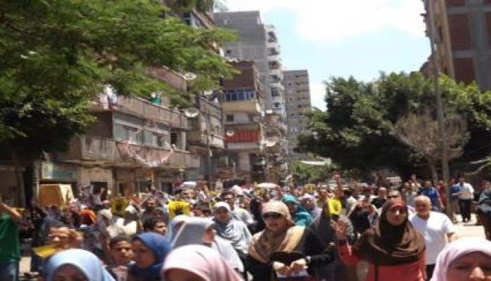 بالصور .. مسيرة حاشدة لرافضي الانقلاب من كوبري ابو سرحة بمنطقة الرمل