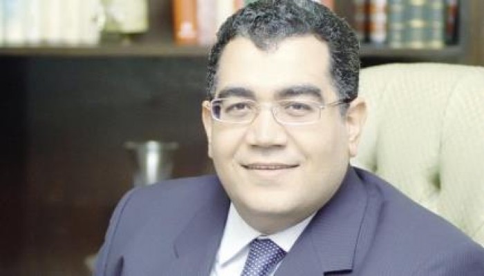 وفاة " عبد الله كمال " صحفي اليسار ومؤيد  الانقلاب