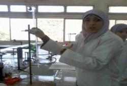 والدة دارين مطاوع تروى الفظائع التي تتعرض لها ابنتها المعتقلة بسجن القناطر وزميلاتها