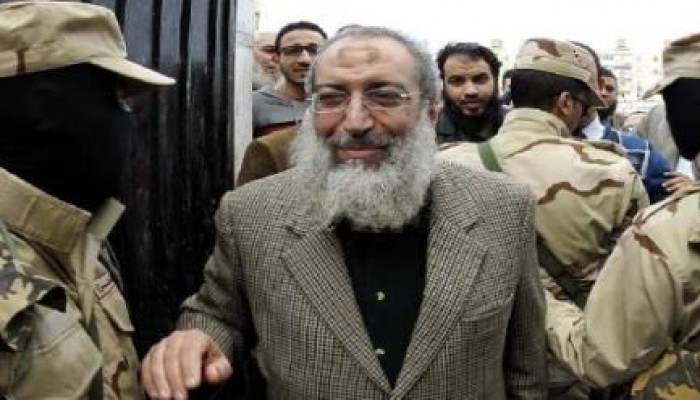 قوات أمن الانقلاب تنقذ برهامي من حصار مناهضي الانقلاب بمسجد في الجيزة