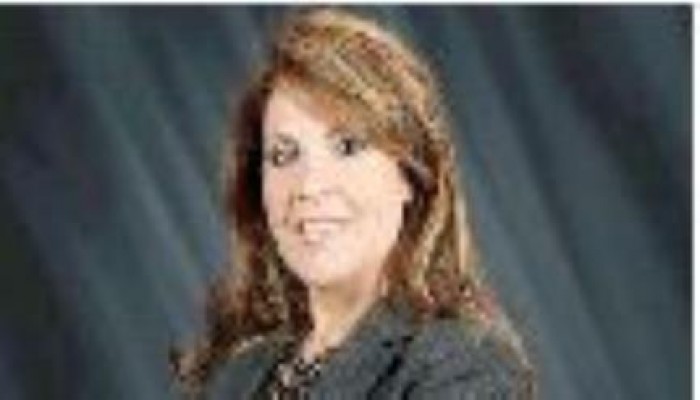 آيات عرابي: زوجة السيسي تبحث عن دور سياسي.. وتذكرنا بسوزان !