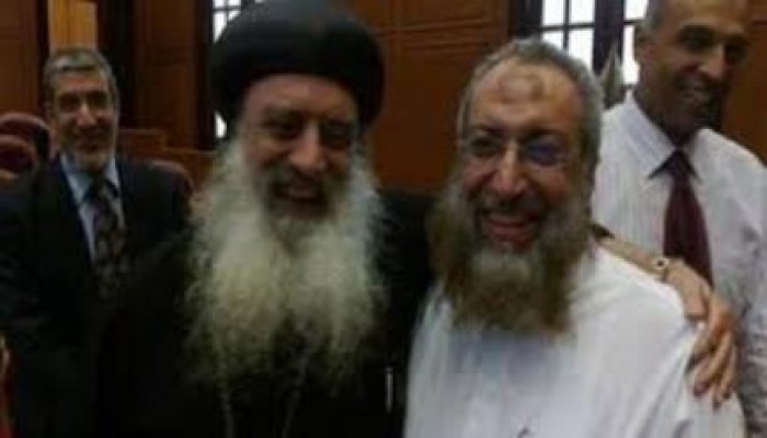 بالفيديو  شاب جرىء يلقن برهامى درس " انت تؤيد الراقصات والفسده وتؤيد قتل المسلمين