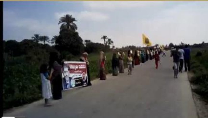 سلسلة بشرية مناهضة للانقلاب العسكرى بالإسماعيلية