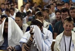 ننشر بالصور بكاء حاد من اليهود بسبب فشل الصهاينة إعادة المخطوفين