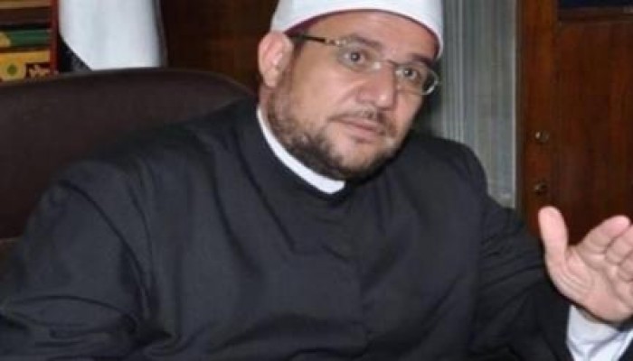 نشطاء: هندق الصليب امتى؟! على خطى الداخلية.. أوقاف الانقلاب تمنع الملصقات الدينية بالمساجد