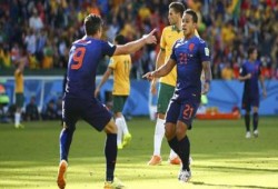 فيديو .. هولندا تهزم أستراليا 3 - 2 في أفضل مباريات المونديال