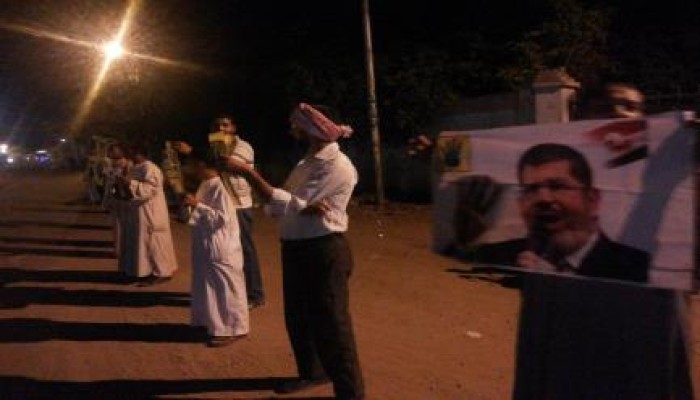 أسوان: سلسلة بشرية لثوار كوم أمبو رفضا للانقلاب