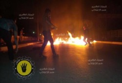 الغربية - بالصور :  ثوار ‫الغربية‬ يقطعون طريق "المحلة الكبرى"