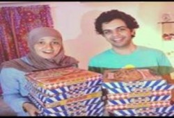 صورة وتعليق  البطل عبد الله الشامي وزوجته يأكلون لعام مضى