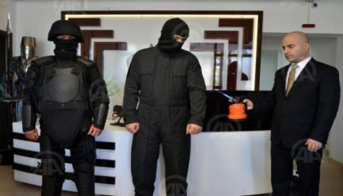 تركيا.. إنتاج ألبسة لا تحترق ولاتكشفها المناظير الليلية تحدي صناعي جديد لحكومة أردوغان