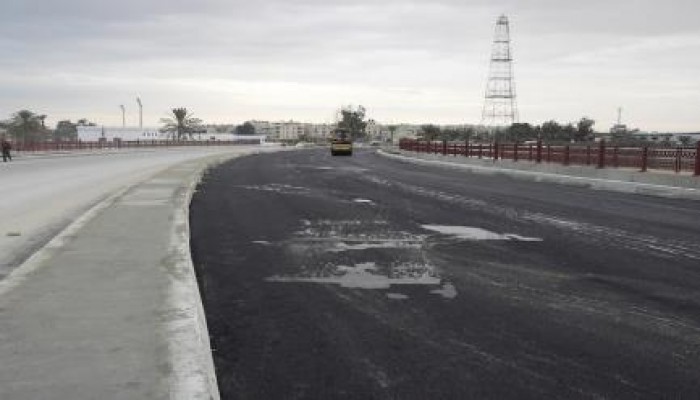 الانقلابيون يغلقون اثنين من أهم كباري العريش