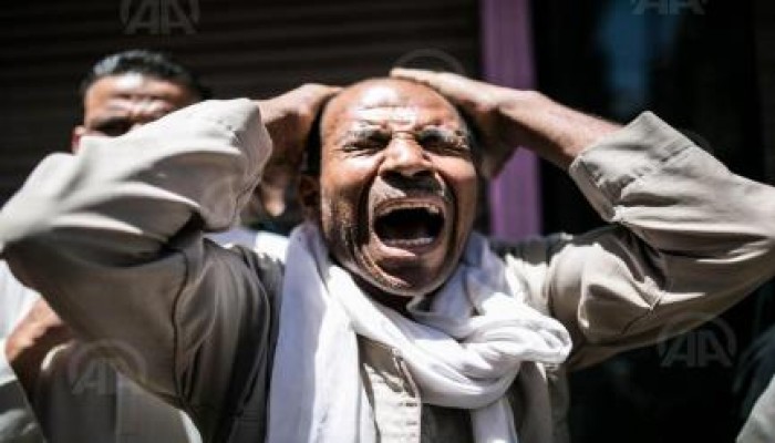 ننشر بالصور:امتزاج الصراخ والعويل بالتكبير والتهليل بين أهالي الثوارالمحكوم عليهم بالإعدام