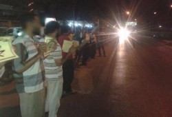 دمياط - بالصور : سلسلة بشرية ليلية ضد الانقلاب بكفرالبطيخ