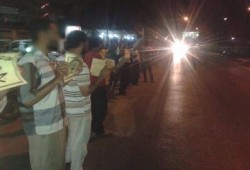 دمياط - بالصور : سلسلة بشرية ليلية ضد الانقلاب بكفرالبطيخ