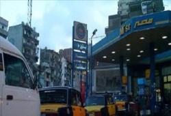 طوابير في الإسكندرية علي سولار وبنزين 80