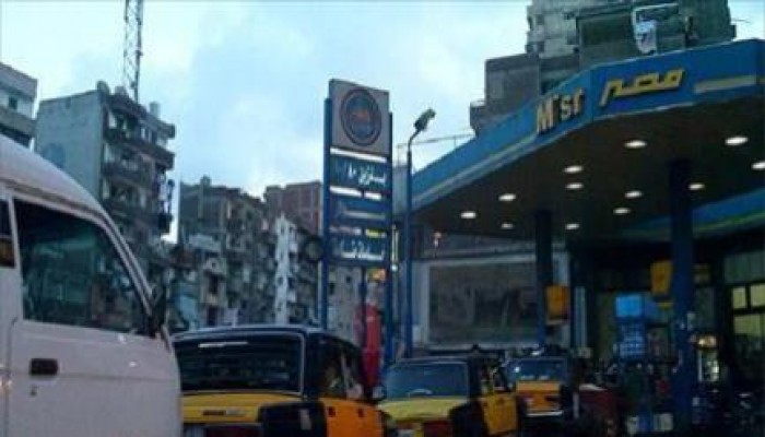 طوابير في الإسكندرية علي سولار وبنزين 80