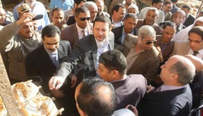وزير الشعب.. عمل متواصل لخدمة الشعب والنتيجة "إعدام"