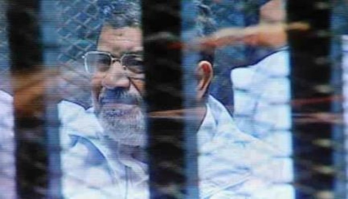 تأجيل المحاكمة الهزلية للرئيس مرسي في "الاتحادية"