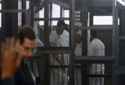 قضاة العسكر : الحبس 3 سنوات على 16 شخص في أحداث الذكرى الثانية لثورة يناير