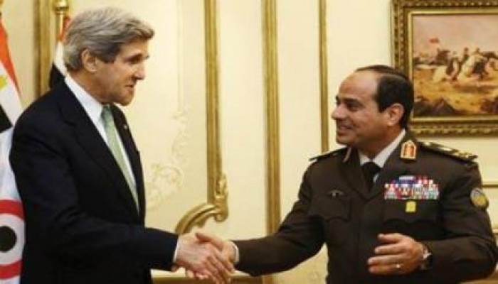فيسك: السيسي أخذ المعونات من كيري وحبس الصحافيين