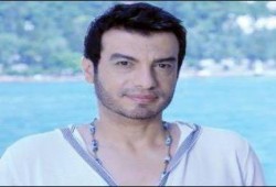 سطو مسلح على فيلا إيهاب توفيق بـ"الشيخ زايد" .. وفيس بوك يعلق : "تسلم الأيادي"