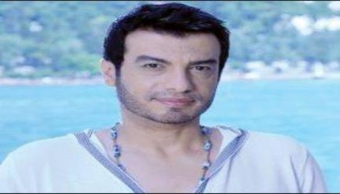 سطو مسلح على فيلا إيهاب توفيق بـ"الشيخ زايد" .. وفيس بوك يعلق : "تسلم الأيادي"