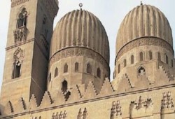 وزارة الكهرباء  تعلن الحرب علي المساجد وتستثني الكنائس