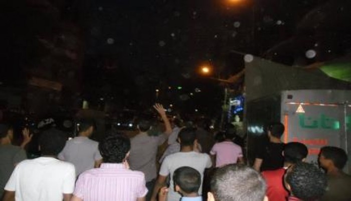 متظاهرو الإسماعيلية يهتفون:اثبت يامرسى خليك مكانك هانعدم اللي خانك