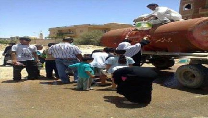 بالصور : انقطاع المياة منذ ثلاثة ايام ببرج العرب والأهالي يلجئون لشراء المياه من "الفنطاس"