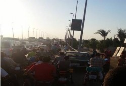 صور.. شلل ببني سويف اثر حادث تصادم بين 3 سيارات أعلي كوبري الشرق