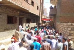 مسيرة حاشدة بقرية قلوصنا بالمنيا ضمن فعاليات جمعة "سنحيا كراما"