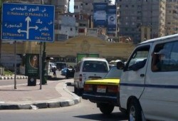 سائقو الأجرة بالإسكندرية يعلون الإضراب عن العمل