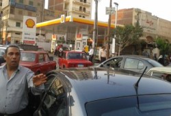 أزمة البنزين تنتشر في محافظات الجمهورية.. والانقلاب عاجز