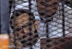 قوات أمن الانقلاب تختطف "محمد سلطان" من زنزانته وتنقله إلى مكان مجهول