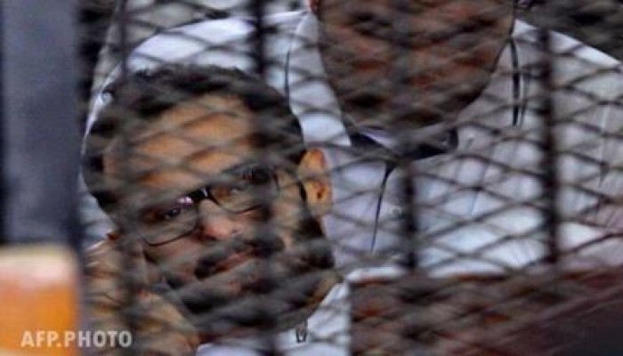 قوات أمن الانقلاب تختطف "محمد سلطان" من زنزانته وتنقله إلى مكان مجهول