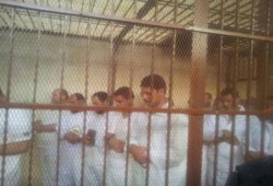 معتقلو سجن جمصة يحتفلون بتخريج 25 حافظًا للقرآن