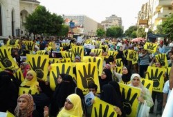 صحيفة "الجارديان"البريطانية: الإسلاميون هم الثوار الحقيقيون والليبراليون متملقون للحكام