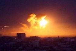 كاتب إماراتي "متصهين" معلقا على قصف غزة: اللهم زد وبارك!!