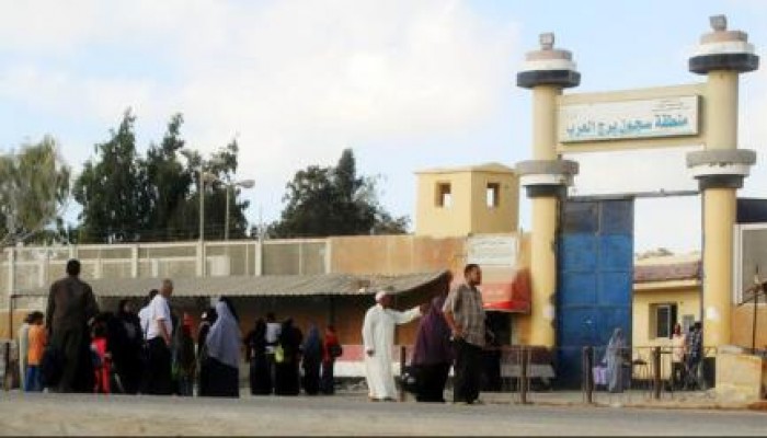 قطع التيار الكهربي والاعتداء علي معتقلي برج العرب