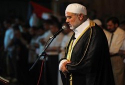 هنية يؤم المصليين في غزة رغم تهديدات الصهاينة