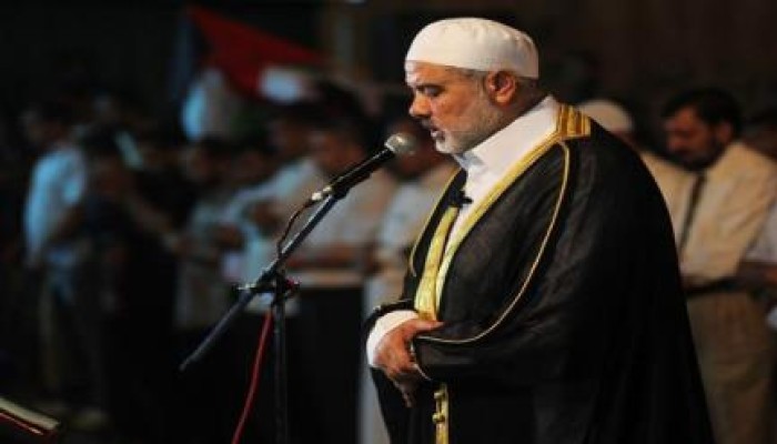 هنية يؤم المصليين في غزة رغم تهديدات الصهاينة