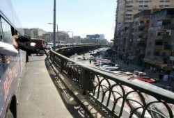 شلل مروري وتعطيل لحركة السيارات أعلى كوبري الجيزة ..صور